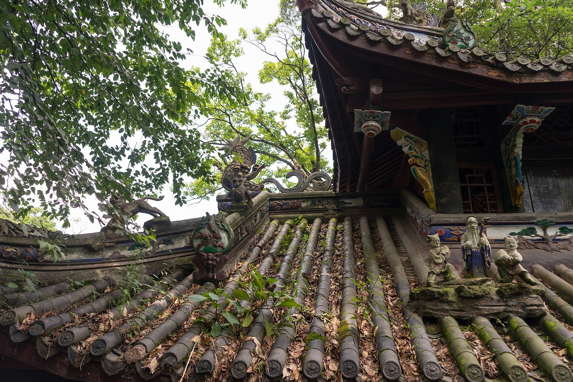 Refined temple architecture at Qingcheng Mountain near Chengdu