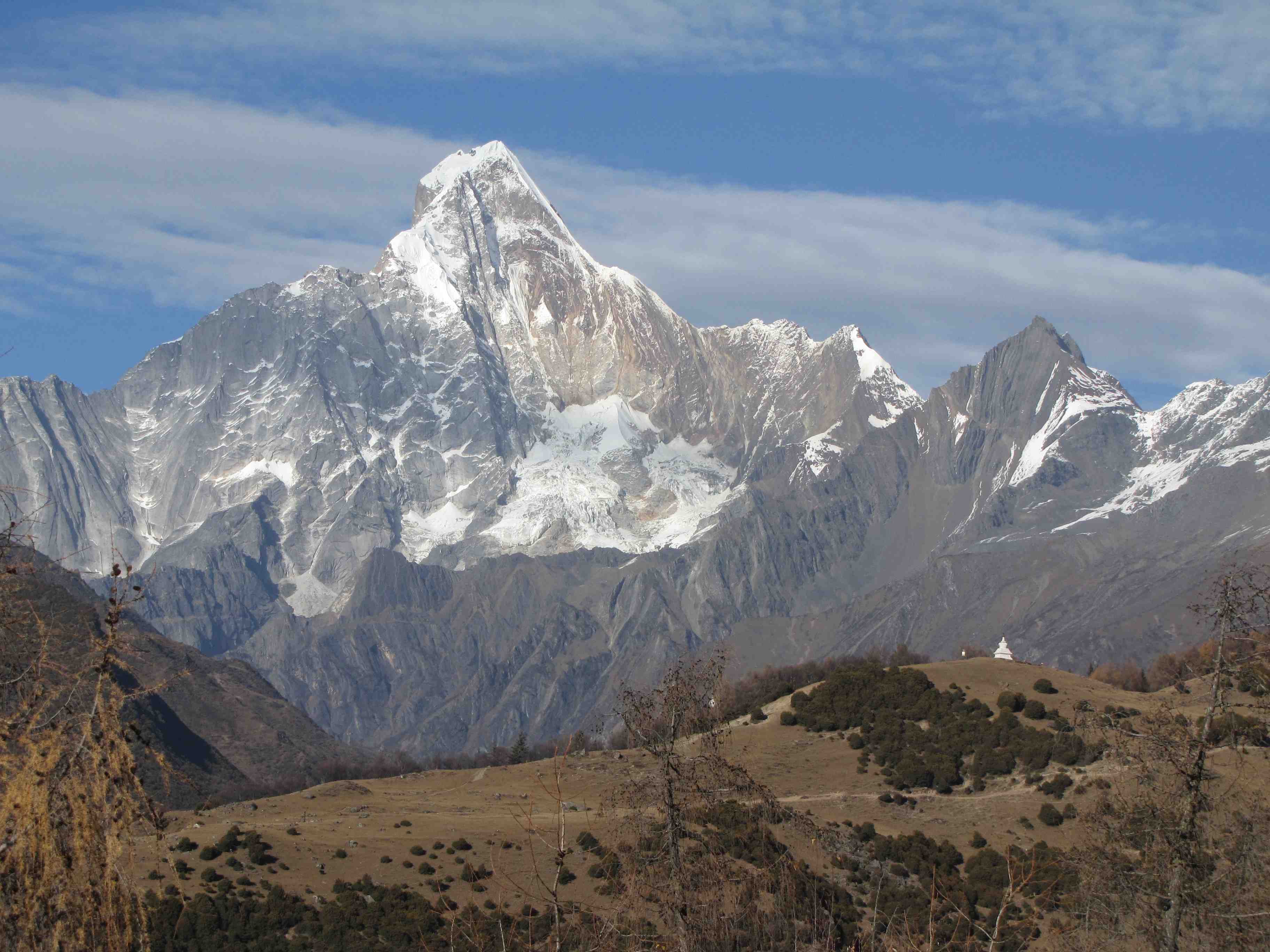 Snowy Mount Siguniang in Sichuan
